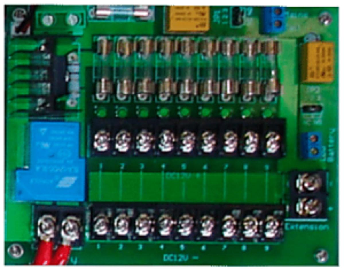 DC 9 FUSED OUTPUTS W/1.2A CHARGER